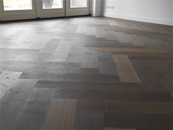 Houten Vloeren Putten_eiken-visgraat-grookts